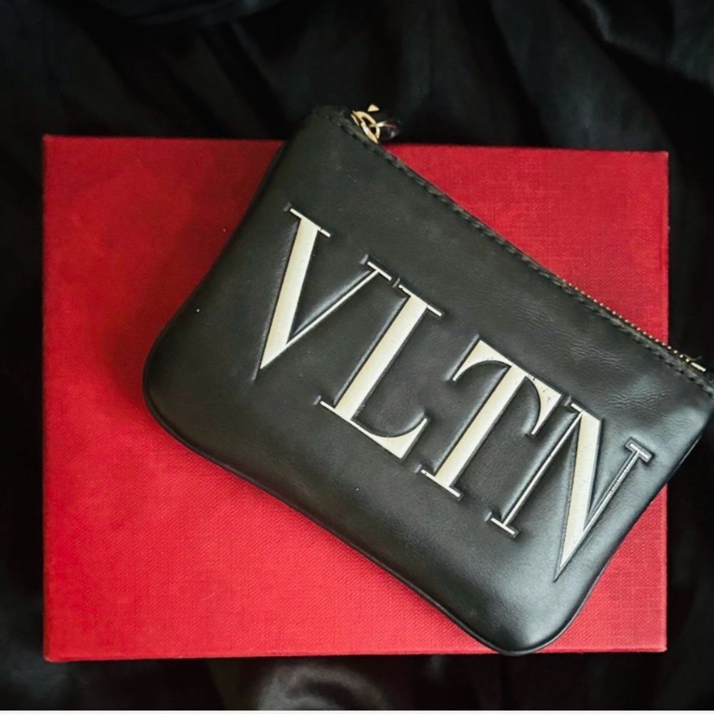 Valentino Garavani VLTN Black Leather Card Case Authentic With Tag